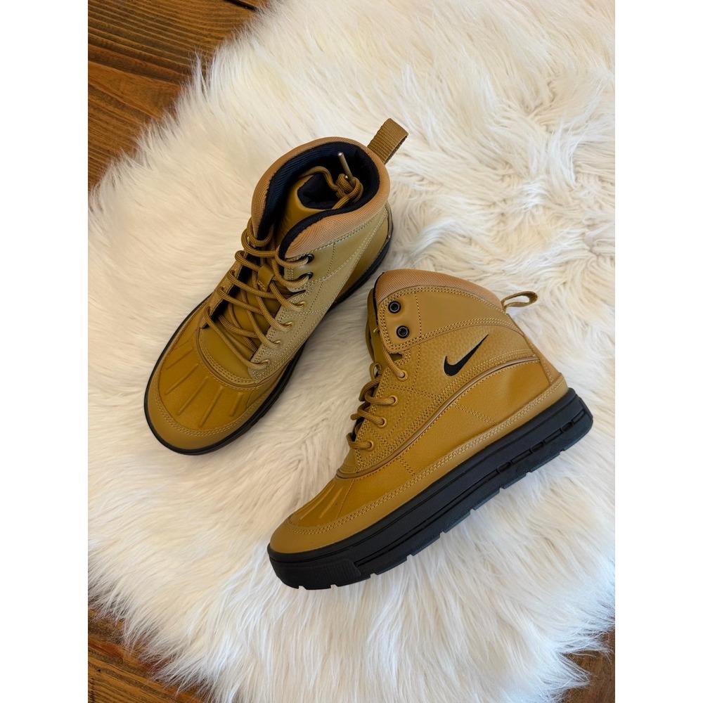 Nike Woodside 2 High ACG "Wheat" boots size 5Y